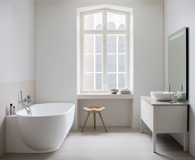 Sui Ontoegankelijk stuk Tips voor een kleine badkamer met bad - AGO Badkamers & Tegels