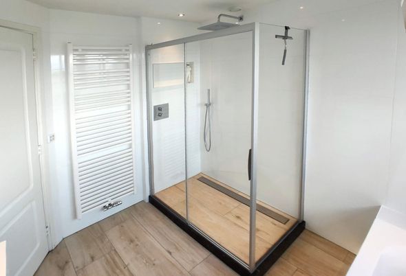 Super Kleine badkamer in Breukelen - Astra Badkamers & Tegels DM-21