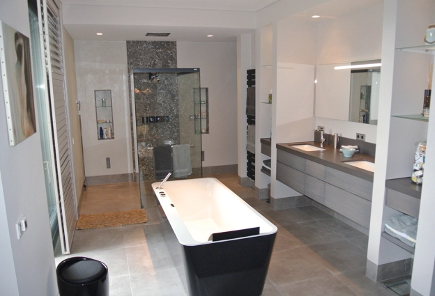 Grote badkamer in Helvoirt - BadkamerID Grote badkamer in Helvoirt - BadkamerID