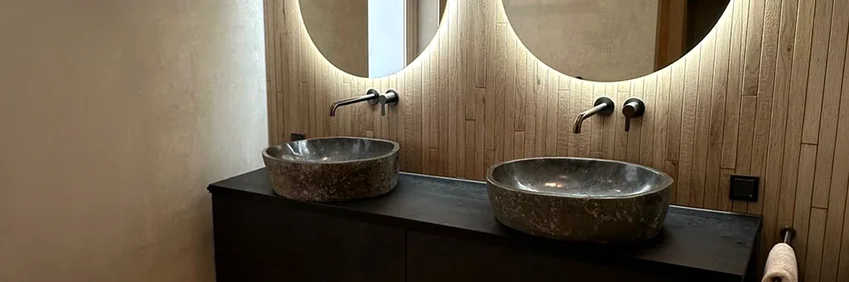 Binnenkijken bij een houten wand badkamer - Binnenkijken bij een houten wand badkamer