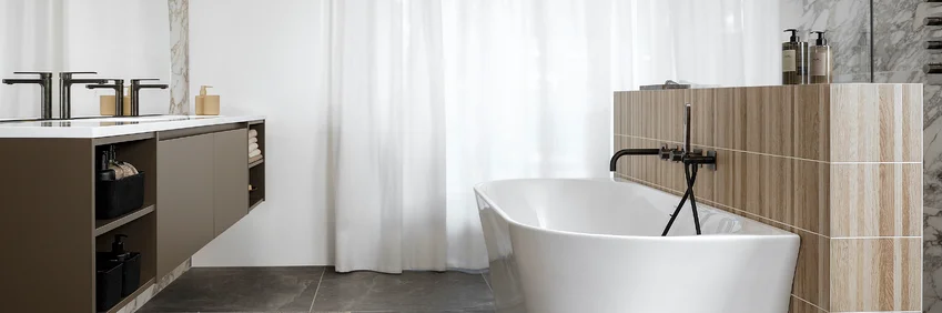 Badkamer inspiratie - Badenplus - houtlook tegel - marmer