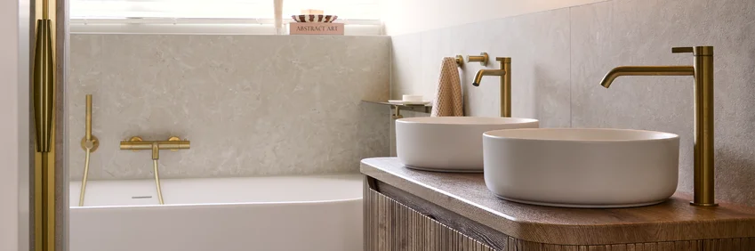 Japandi gezinsbadkamer met donker hout - Japandi gezinsbadkamer met donker hout